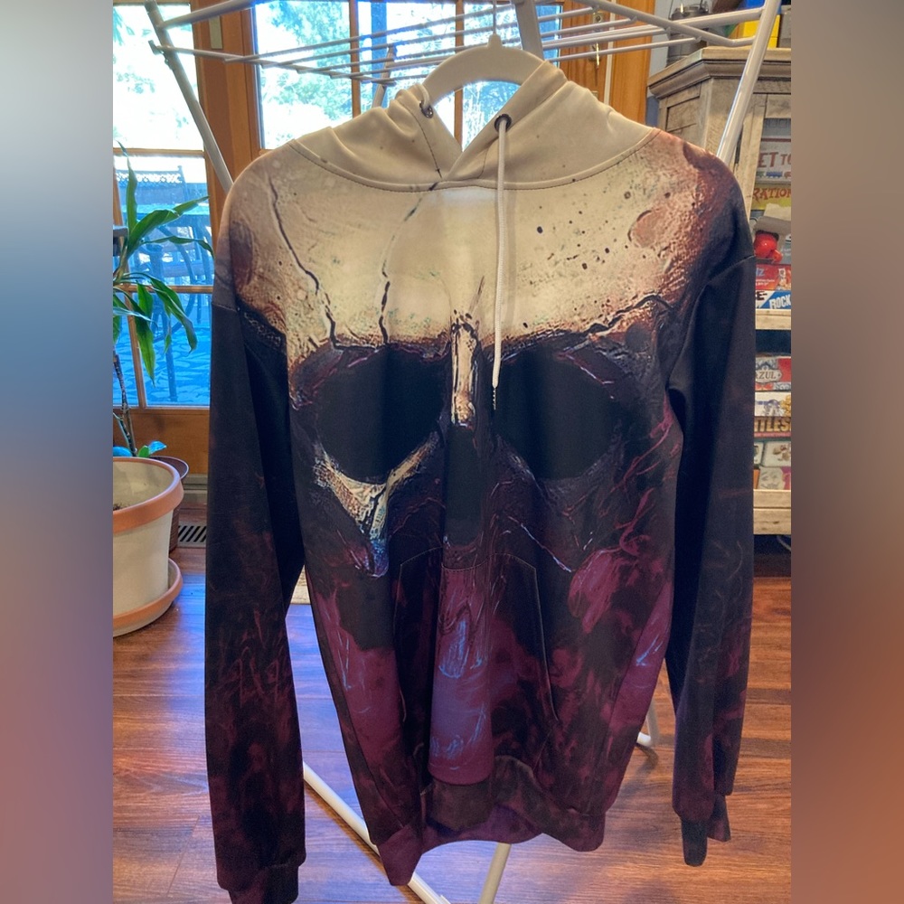Skelton Face hoodie. Purple /White Size M